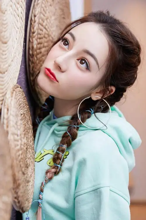 迪丽热巴创造营软萌图片