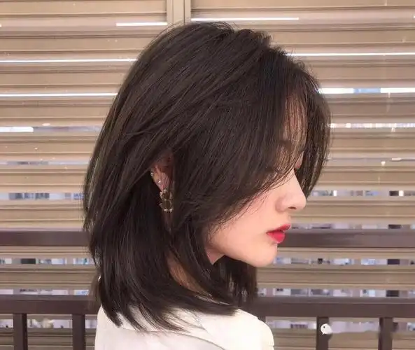 2020年流行 "中发碎剪"_发型