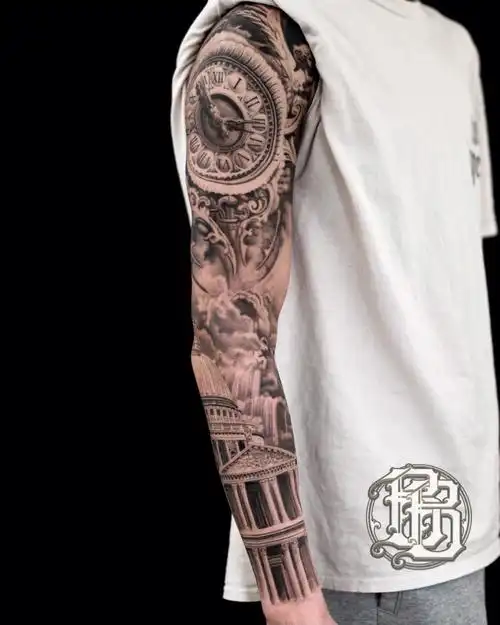 不知道纹了多久的男生素描花臂纹身