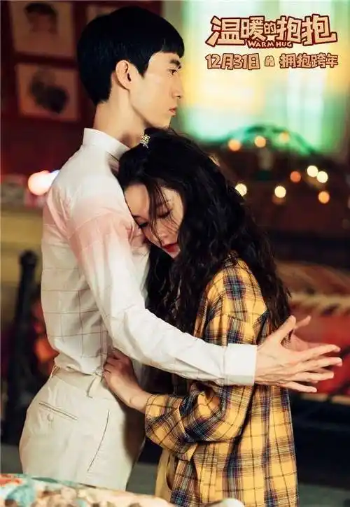 常远骑小摩托载李沁,网友:只能说是一模一样_电影_票房_成绩