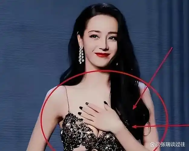 近期,金星因为关于女明星穿着性感时该不该捂胸的评论而引发了轩然