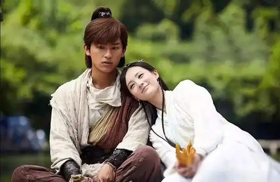 李一桐杨旭文是什么关系 因合作射雕英雄传成好友