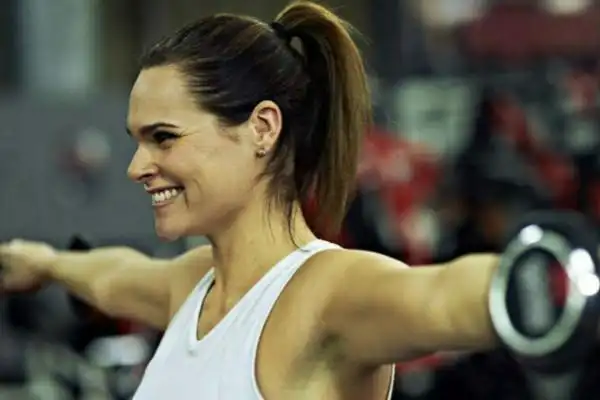 女生能不能练胸为什么女生在训练胸肌时找不到发力感