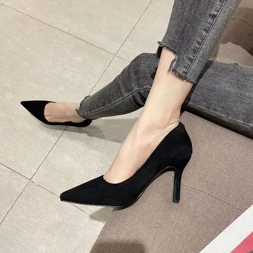 单鞋女春秋新款不累脚职业工作鞋细跟软皮舒适高跟鞋尖头黑色百搭