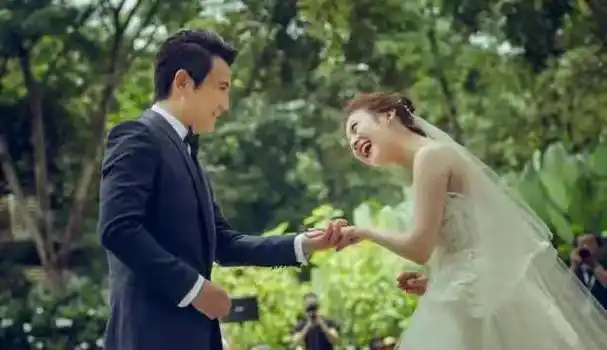 沈腾精心策划了一场令人难以忘怀的求婚仪式,以此向王琦表达了他深沉