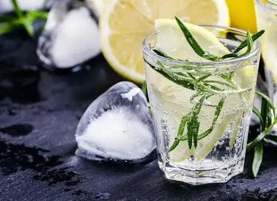 金菲士鸡尾酒怎么调制金菲士鸡尾酒好喝吗