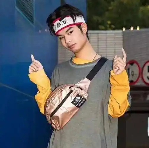 曾撞脸王一博的网红小吴,靠变装再次走红,网友:确定没整容?