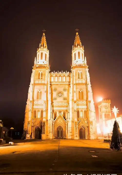 探寻中国三大著名天主教堂之洪楼教堂