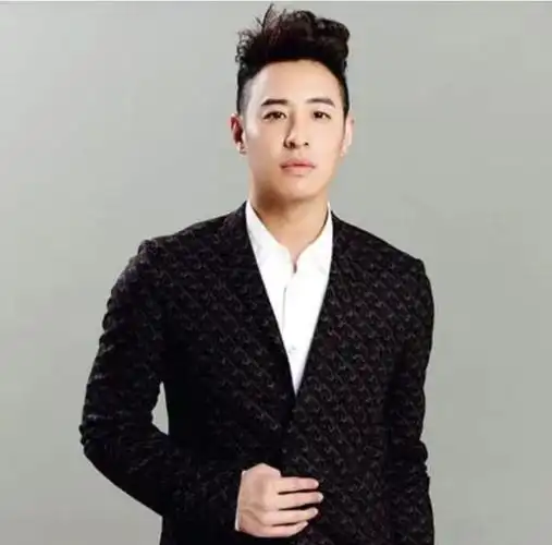 41岁潘玮柏疑似当爸爸