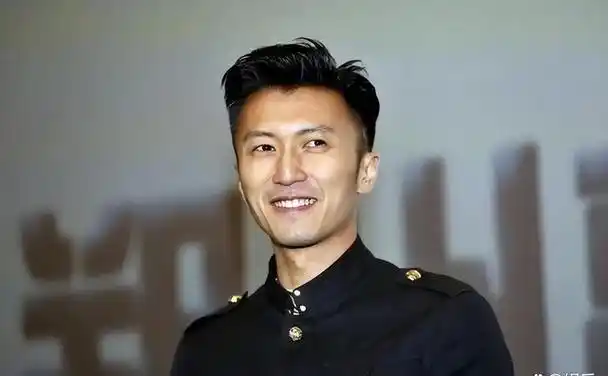 谢霆锋张柏芝关系的疑点满满,如今才明白,原来一厢情愿的不是她