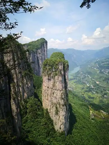 高大雄伟的山峰,一座挨着一座!