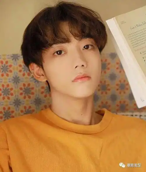 1,中分内扣刘海发