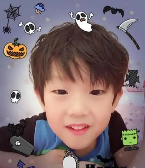 刘畊宏晒儿子首次掉牙照, 都长大了, 突然有点紧张