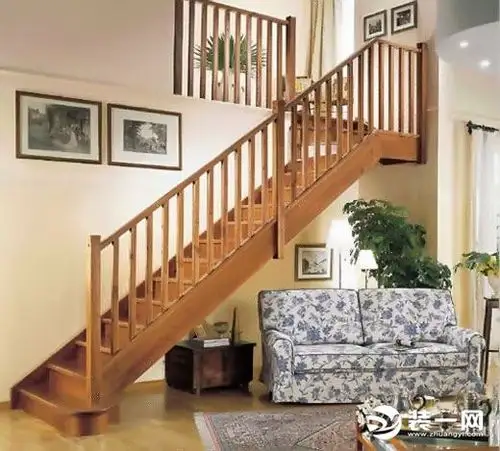 木楼梯装修效果图欣赏 不同类型木楼梯图片大全