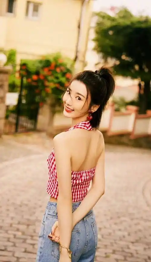 33岁毛晓彤,甜美可人身材有型,这个女神越来越有魅力了_时尚_观众