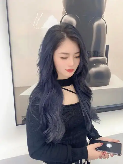 雾霾蓝发色个性发色首选