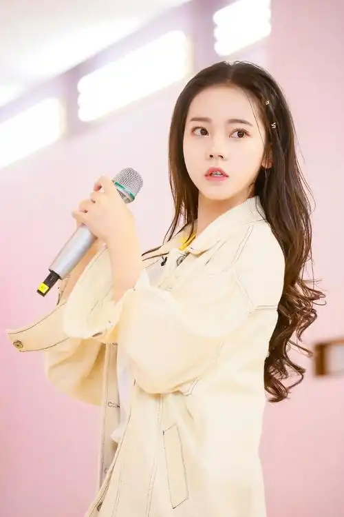 创造101女孩破茧成团全纪录!