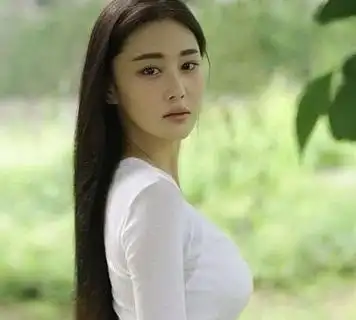 "靠嫁人咸鱼翻身"的张馨予:她丈夫何捷,究竟有多么厉害?