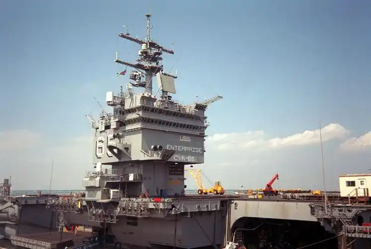 "企业号"(cvn-65)航空母舰