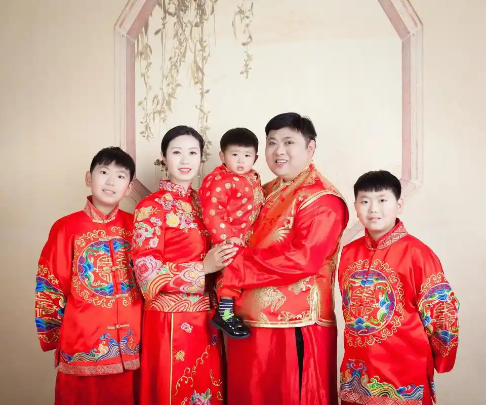 最美全家福照片 #每一张照片都是满满的回忆和足迹 #开心一 - 抖音