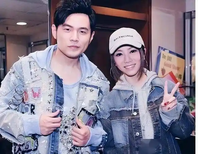 不主动也不拒绝!被称为"女海王"的邓紫棋,玩得比华晨宇还要花