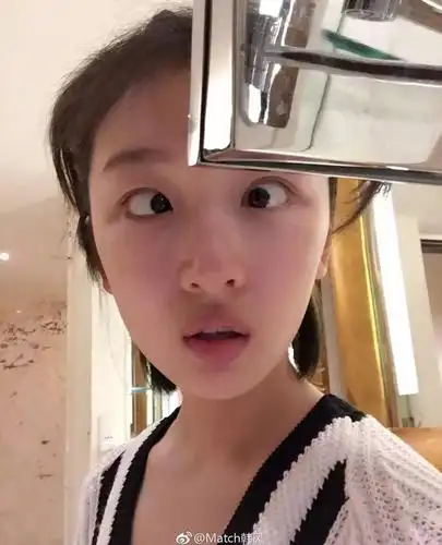 周冬雨穿个军装也能时髦起飞,为什么她能成为大家的心头爱?