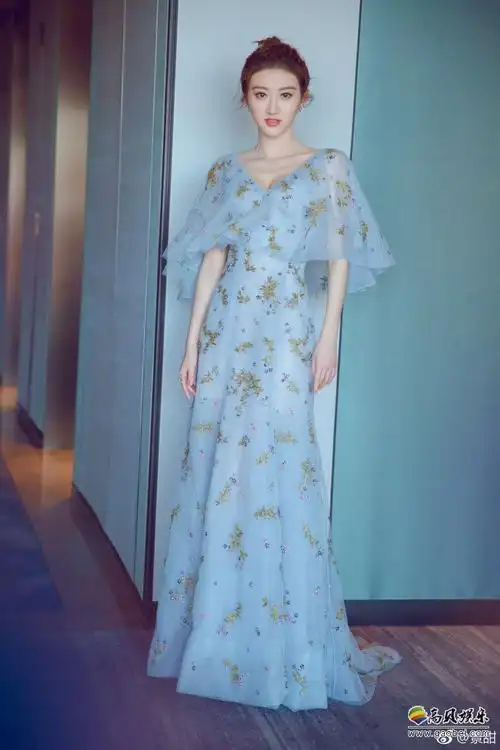 景甜此前均现身在央视春晚彩排的舞台上,期待景甜在春晚上的