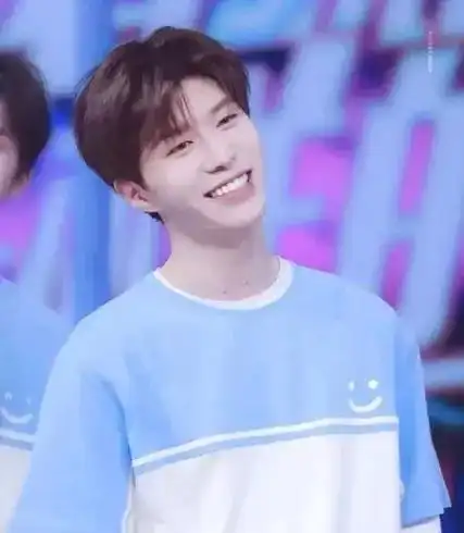 "范丞丞和黄明昊是全校公认的情侣,而丞星不过是个陌生人罢了" - 抖音