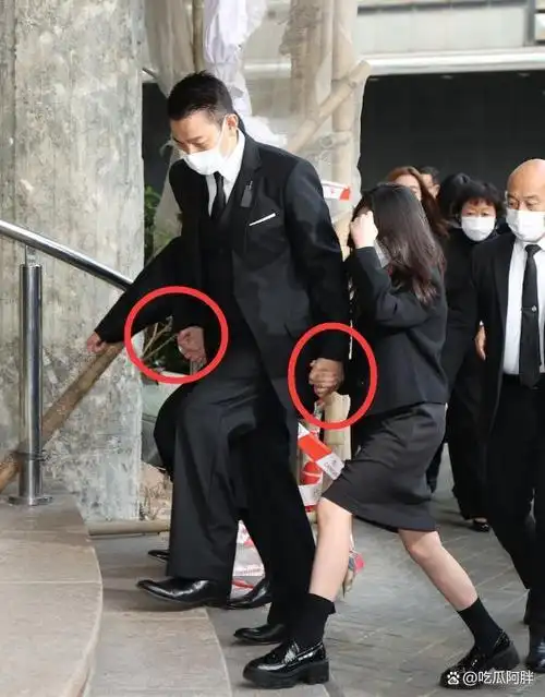 刘德华父亲刘礼于11月20日在家人陪伴中安详去世,刘德华暂停工作回家