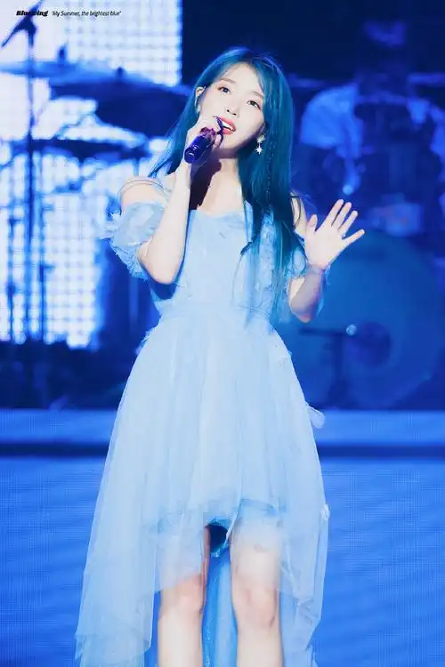 iu李知恩美图#2019年时光机91191116iu超话釜山演唱会高清饭拍cr