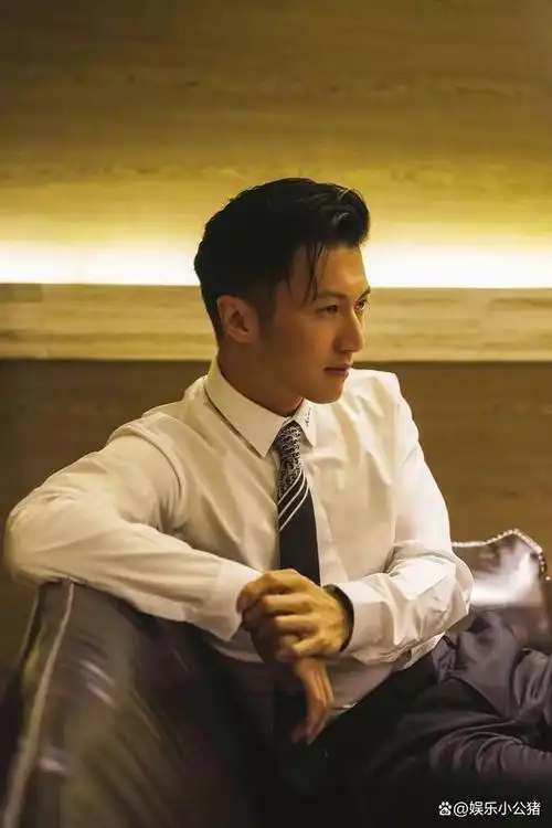 谢霆锋颜值属于巅峰,影视歌巅峰,身家过百亿看看他到底有多厉害