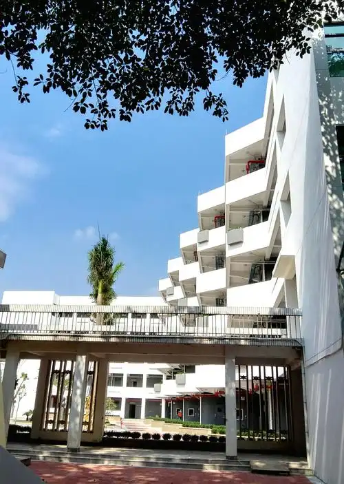 深圳市育才中学掠影