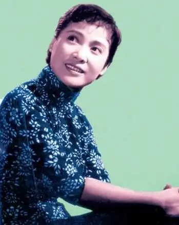 明星 大陆星闻 >> 正文秦怡,1922年2月4日出生于中国上海市,祖籍江苏