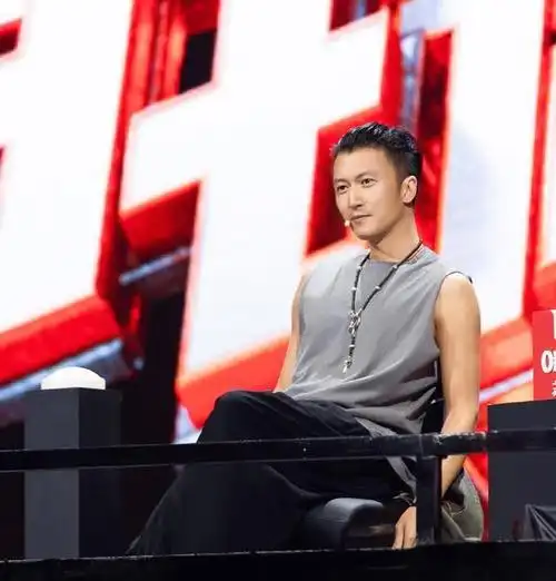 谢霆锋潮流造型,丸子头 西装,男人味十足!40岁变身潮男