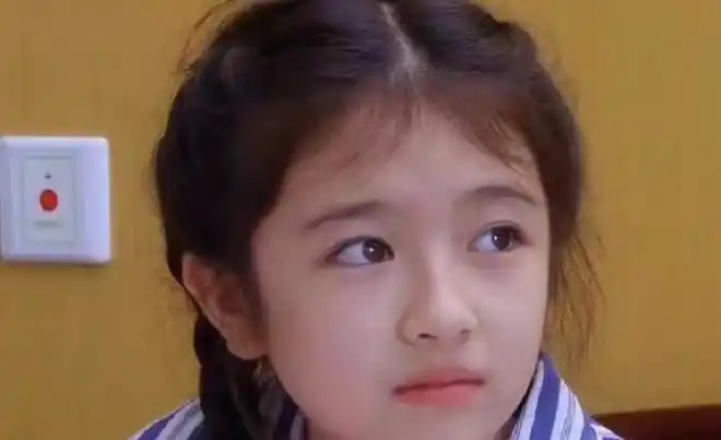 李兰迪小时候真好看圆圆的脸太可爱了