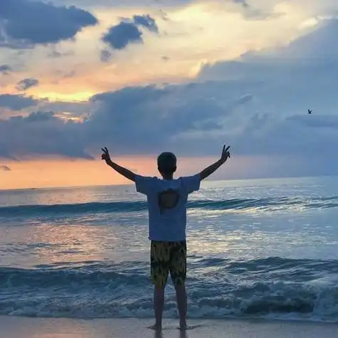 看海恋爱情侣头像一男一女图片