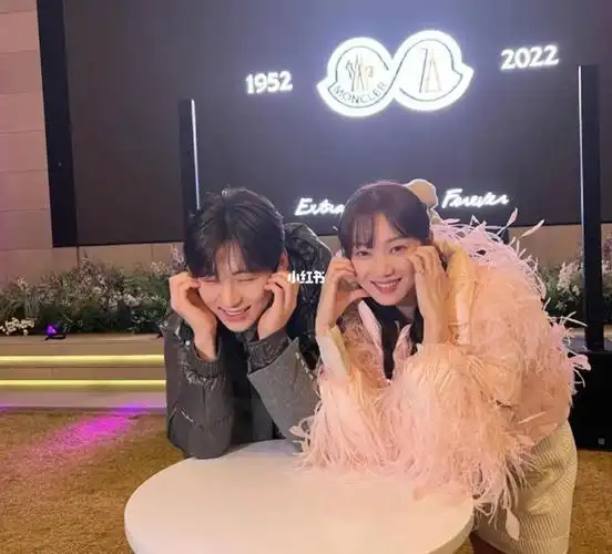 黄旼炫李圣经同框啦