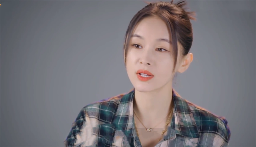 王子文在恋爱综艺《怦然再心动》中向男嘉宾吴永恩坦承有一个儿子,这