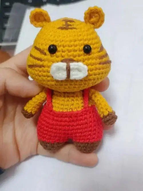 针织玩偶可爱的小老虎玩偶挂件附图解