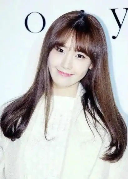 女星空气八字刘海(八字空气刘海适合圆脸女生吗)-星座大全-小星座网