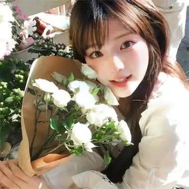 导读:今天小编给大家带来一组看起来超级唯美的好看女生头像,这样一组