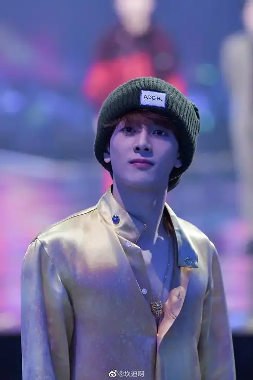 这就是街舞第三季王嘉尔造型回顾投票来选出你最爱的look