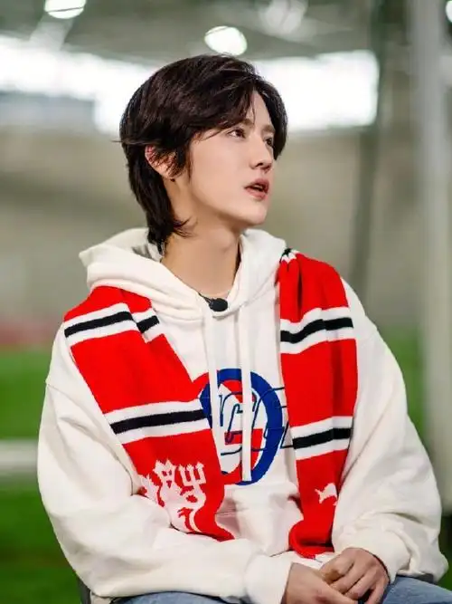 被鹿晗帅到/美到是一件很正常的事情.  #鹿晗骨相