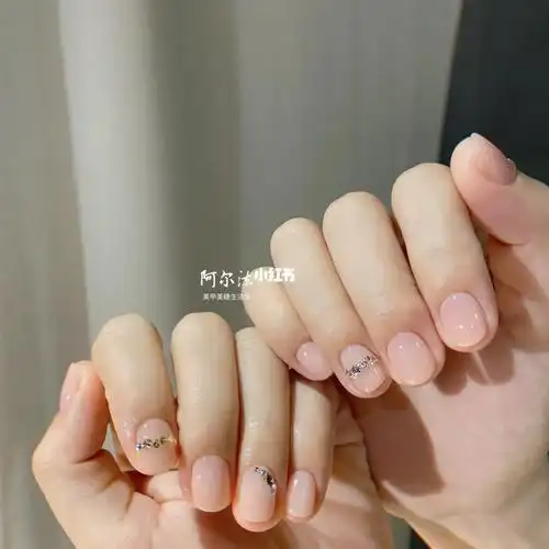 小短甲温柔简约裸色系美甲|嬛嬛色短款版97