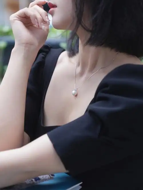 戴妃演绎珍珠项链温婉女人味不容错过
