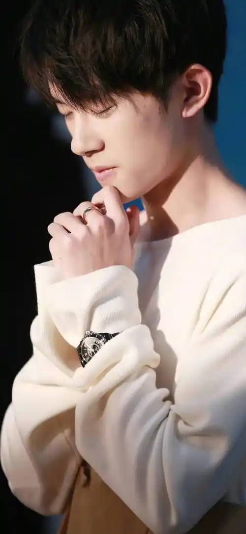 易烊千玺 比帅照更有杀伤力