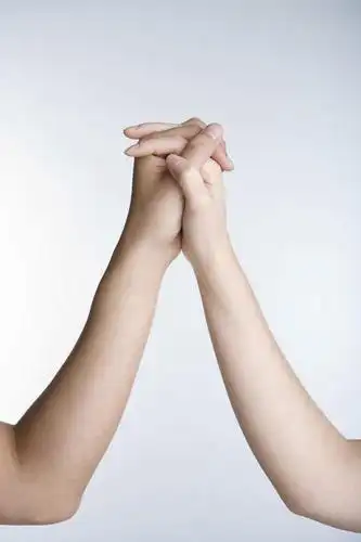 东方人,手,两个人,夫妻,竖图,特写,白色背景,侧面,爱情,纯洁,合作