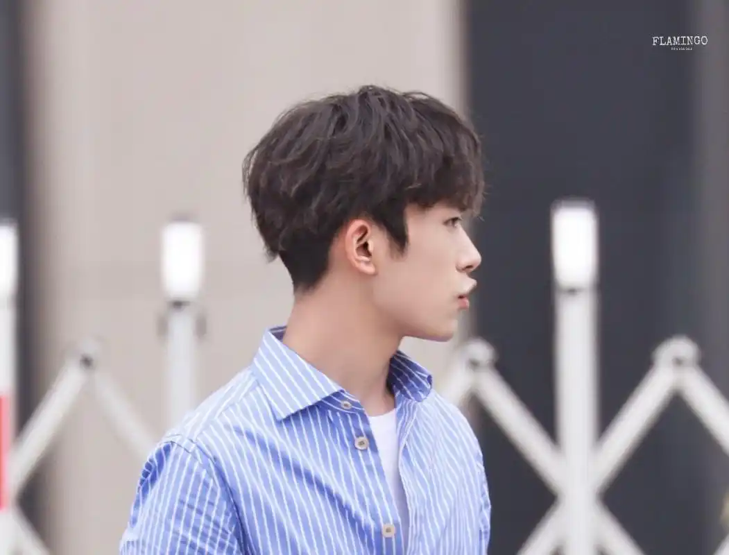 可可爱爱易烊千玺嘟嘟嘴的动作萌化了