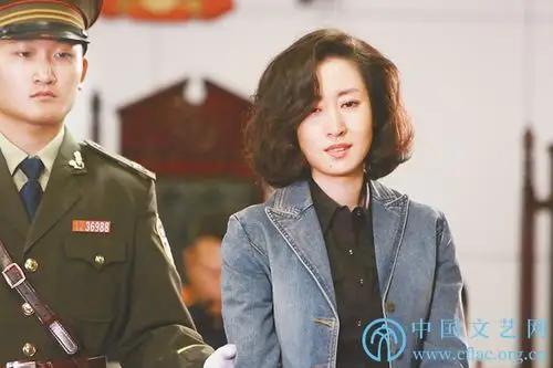 刘敏涛在电影《黑蝴蝶》中饰演齐琳