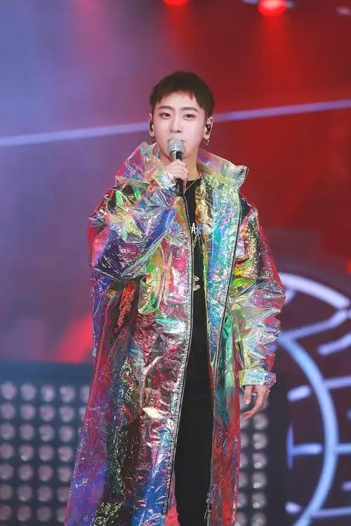 魏巡亮相2017快男粉丝答谢会